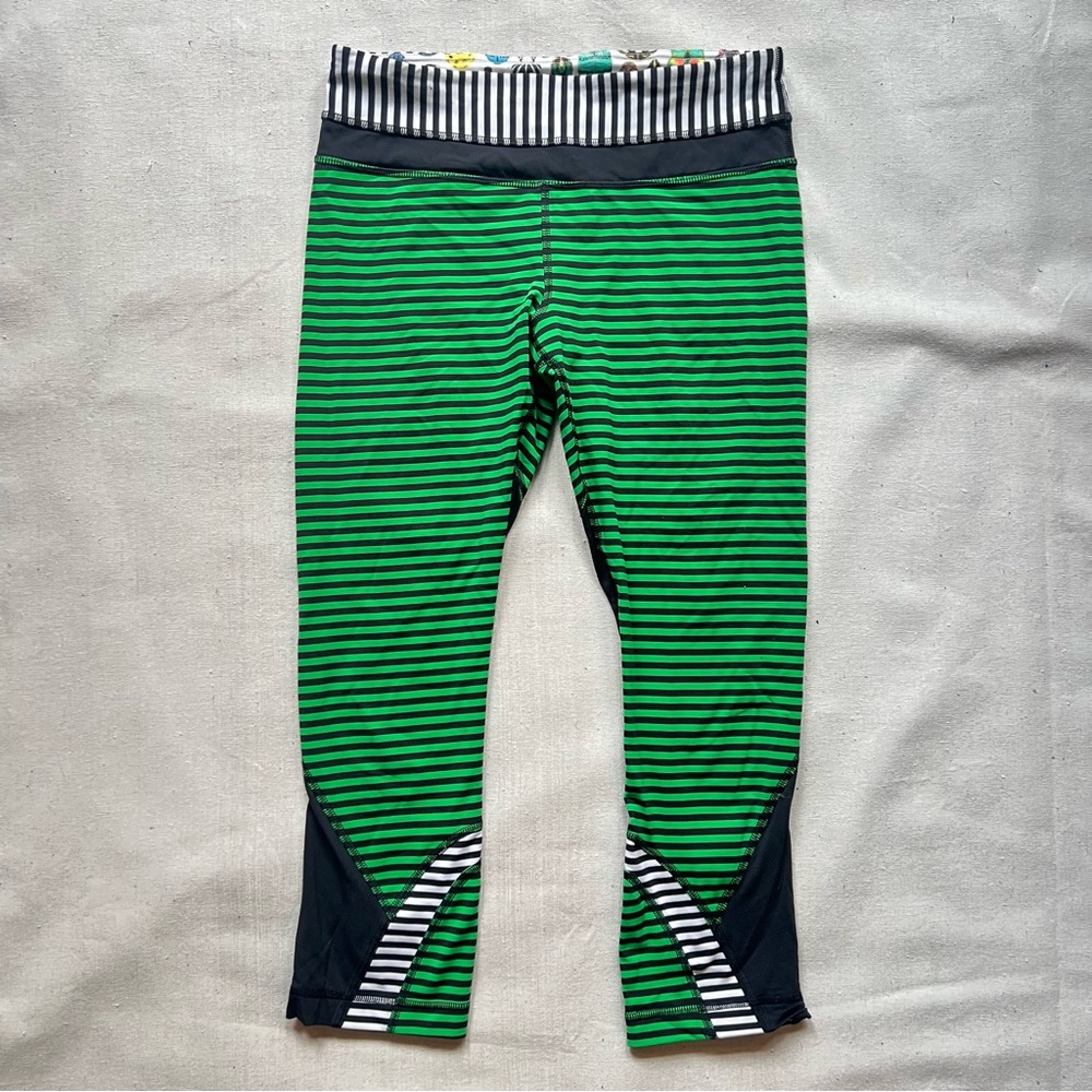 Lululemon Run: Inspire Crop II Seawheeze Bugs Sz. 6